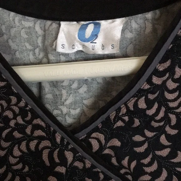 Scrub Top - Picture 3 of 3